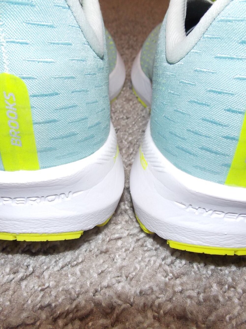 Brooks Women's Hyperion Tempo Running Shoe Size 10 - Picture 3 of 9